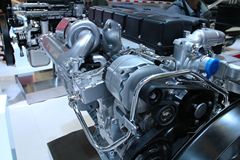 中国重汽MC07.35-50 350马力 7L 国五 柴油发动机