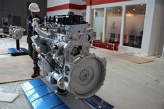 东风康明斯ISZ520 41 520马力 13L 国四 柴油发动机