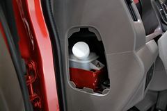 福田 欧马可1系 150马力 4.165米单排厢式轻卡(BJ5049V8BD6-FB)