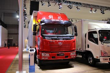 一汽解放 J6L中卡 180马力 4X2厢式载货车(CA5160XYKP62K1L3A2E4)