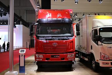 一汽解放 J6L中卡 复合型 220马力 6X2 7.7米厢式载货车(CA5190XXYP62K1L7T3E4)