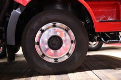 一汽解放 J6L中卡 180马力 4X2厢式载货车(CA5160XYKP62K1L3A2E4)