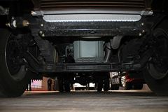 一汽解放 J6L中卡 180马力 4X2厢式载货车(CA5160XYKP62K1L3A2E4)
