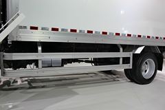 庆铃 五十铃600P 120马力 4X2 冷藏车(QL5040XLCA1HAJ)