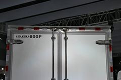 庆铃 五十铃600P 120马力 4X2 冷藏车(QL5040XLCA1HAJ)