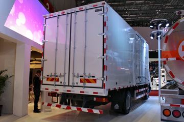 �й����� HOWO T5G�п� 180���� 4X2 6.92����ʽ�ػ���ͼƬ