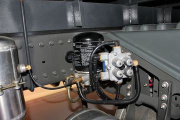 �й����� HOWO T5G�п� 180���� 4X2 6.92����ʽ�ػ���ͼƬ