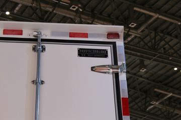 �й����� HOWO T5G�п� 180���� 4X2 6.92����ʽ�ػ���ͼƬ