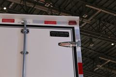 中国重汽 HOWO T5G中卡 180马力 4X2 6.92米厢式载货车(ZZ5167XXYK501GE1)