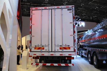 �й����� HOWO T5G�п� 180���� 4X2 6.92����ʽ�ػ���ͼƬ