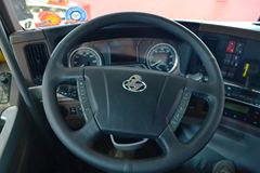 东风柳汽 乘龙H7重卡 旗舰版 400马力 6X4牵引车(LZ4251QDCA)