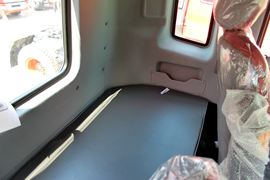 格尔发A3&nbsp;牵引车驾驶室                                               图片