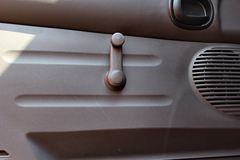 江淮 格尔发K3L中卡 220马力 4X2牵引车(HFC4141P3K1A35F)