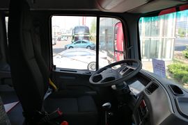 格尔发K3&nbsp;牵引车驾驶室                                               图片