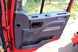 格尔发K3&nbsp;牵引车驾驶室                                               图片