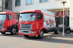 江淮 格尔发K3中卡 150马力 4X2 6.8米载货车底盘(HFC1161PZ5K1E1AF)