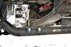 金杯 运盈M系列 129马力 4X2 4.23米单排厢式轻卡底盘(SY5040XXYD-V1)