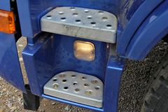 福田 欧曼ETX 3系中卡 170马力 4X2 6.75米载货车底盘(BJ5163CCY-XE)