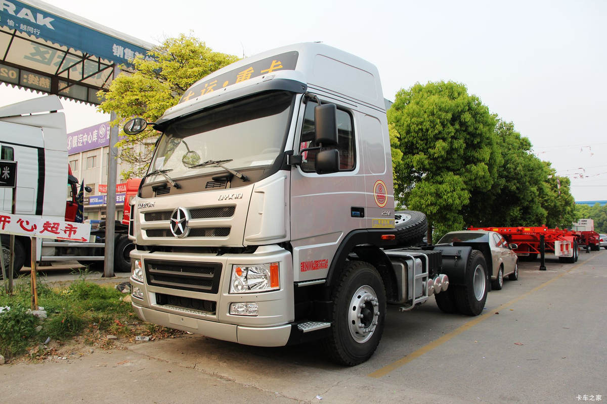 大运 N8E重卡 290马力 4X2牵引车