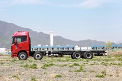 福田 欧曼GTL 6系重卡 超能版山区型 350马力 8X4 9.5米厢式载货车底盘(BJ1319VPPKJ-XC)
