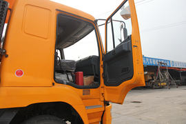 华菱M5&nbsp;自卸车驾驶室                                               图片