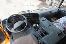 华菱M5&nbsp;自卸车驾驶室                                               图片