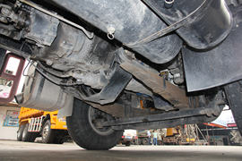 华菱M5&nbsp;自卸车底盘                                                图片