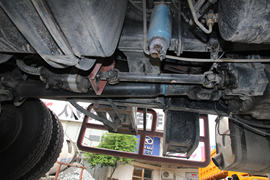 华菱M5&nbsp;自卸车底盘                                                图片