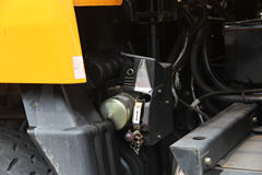 华菱 重卡 300马力 6X4 5.6米自卸车(HN3250B34C6M4)