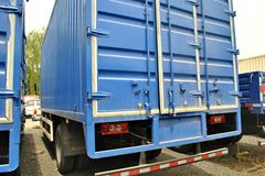 福田 欧马可5系中卡 170马力 4X2 6.8米厢式载货车(BJ5169XXY-F2) 福田 欧马可5系中卡 170马力 4X2 6.8米厢式载货车(BJ5169XXY-F2)