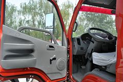 福田 欧马可5系中卡 170马力 4X2 6.2米厢式载货车(BJ5139XXY-F2)