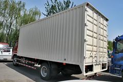 福田 欧马可5系中卡 170马力 4X2 6.2米厢式载货车(BJ5139XXY-F2)