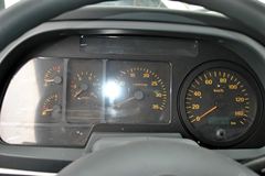 福田 欧马可5系中卡 170马力 4X2 7.8米仓栅式载货车(BJ5169XXY-F2)