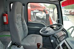 福田 欧马可5系中卡 170马力 4X2 7.8米仓栅式载货车(BJ5169XXY-F2)
