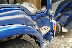 福田 欧马可5系中卡 170马力 4X2 7.8米仓栅式载货车(BJ5169XXY-F2)