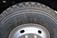 福田 欧马可5系中卡 170马力 4X2 7.8米仓栅式载货车(BJ5169XXY-F2)