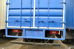 福田 欧马可5系中卡 170马力 4X2 7.8米仓栅式载货车(BJ5169XXY-F2)