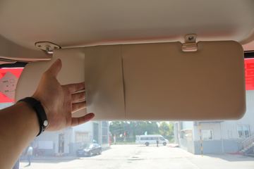 �������ó� ��� 180���� 4X2 6.3���泵��(ʯú��)ͼƬ