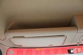 东风天锦&nbsp;随车吊驾驶室图片