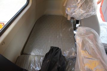 �������ó� ��� 180���� 4X2 6.3���泵��(ʯú��)ͼƬ