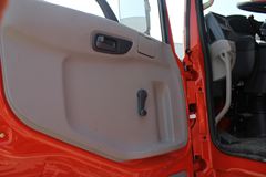 东风商用车 天锦 180马力 4X2 6.3吨随车吊(石煤机)