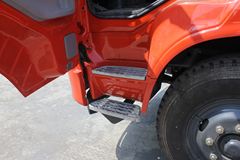 东风商用车 天锦 180马力 4X2 6.3吨随车吊(石煤机)