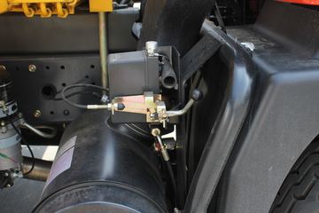 �������ó� ��� 180���� 4X2 6.3���泵��(ʯú��)ͼƬ