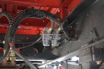 �������ó� ��� 180���� 4X2 6.3���泵��(ʯú��)ͼƬ