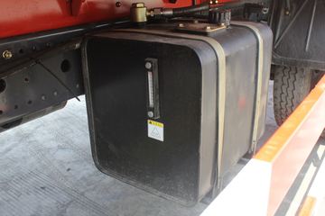 �������ó� ��� 180���� 4X2 6.3���泵��(ʯú��)ͼƬ