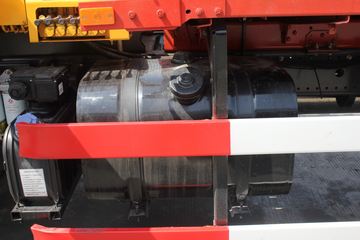 �������ó� ��� 180���� 4X2 6.3���泵��(ʯú��)ͼƬ