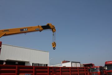 �������ó� ��� 180���� 4X2 6.3���泵��(ʯú��)ͼƬ