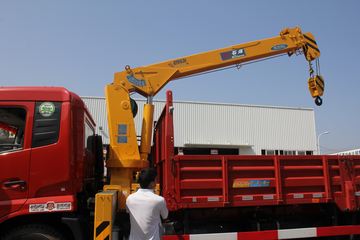 �������ó� ��� 180���� 4X2 6.3���泵��(ʯú��)ͼƬ