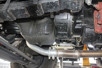 �������ó� ��� 180���� 4X2 6.3���泵��(ʯú��)ͼƬ