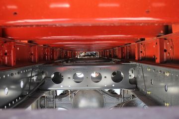 �������ó� ��� 180���� 4X2 6.3���泵��(ʯú��)ͼƬ